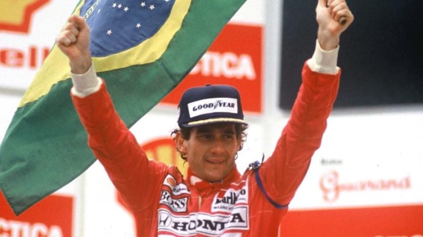Ayrton Senna comemora vitória da F1 (Foto: Miguel Costa Jr./AFP)