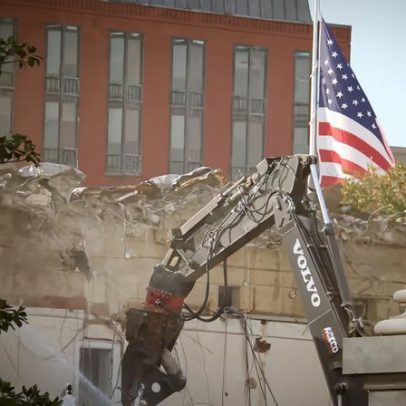Críticos discutem planos do salão de baile na Casa Branca em audiência