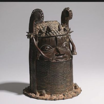 Museu Rietberg transfere 11 bronzes de Benim ao governo nigeriano