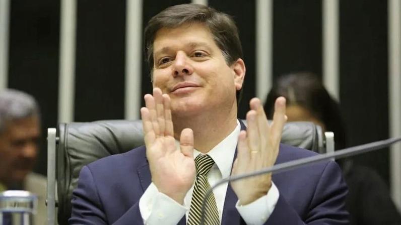 Baleia Rossi presidiu sessão solene na Câmara dos Deputados em homenagem aos 60 anos da sigla