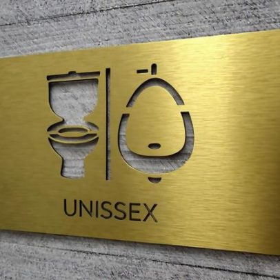 Pastor é denunciado por impedir pessoa trans de usar banheiro feminino
