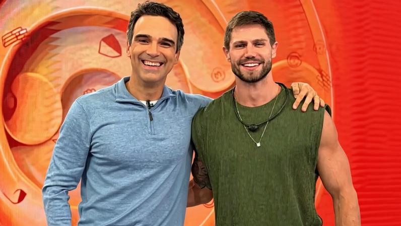 BBB 26: Tadeu Schmidt chama Jonas de ‘protagonista’ após eliminação e web se irrita