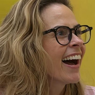 BBB 26: líder Ana Paula acorda a casa na madrugada