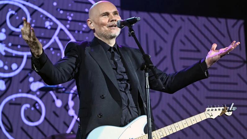 Billy Corgan sugere possível conluio entre MTV e CIA para prejudicar o rock