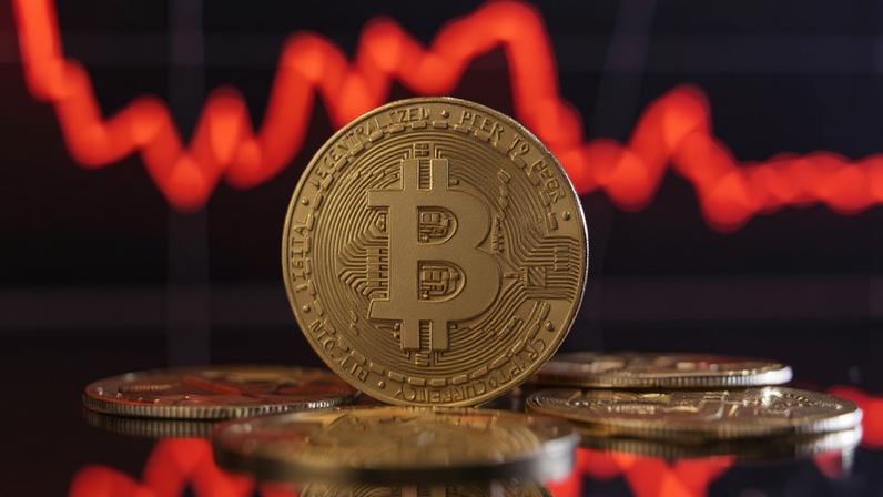 bitcoin com graficos vermelhos de queda