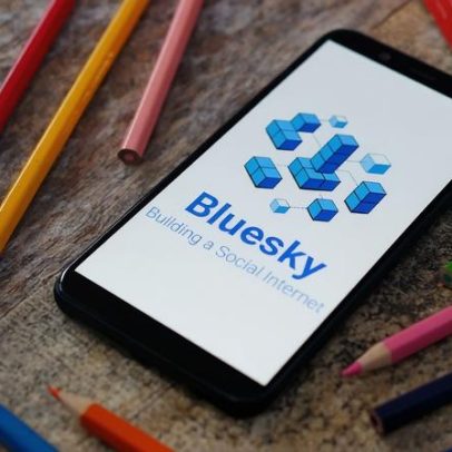 Bluesky: rede social descentralizada que rivaliza com o X de Elon Musk
