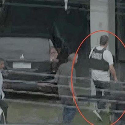 Bolsonaro usava colete à prova de balas ao chegar em casa
