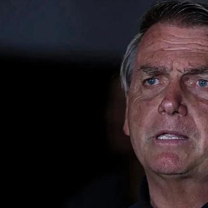 Médico de Bolsonaro diz que pai de Flávio escapou por pouco de nova pneumonia