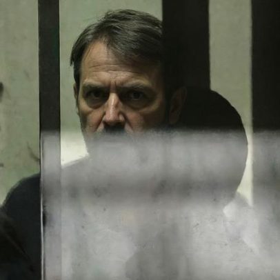 Bolsonaro é hospitalizado com vômitos e calafrios, diz Flávio