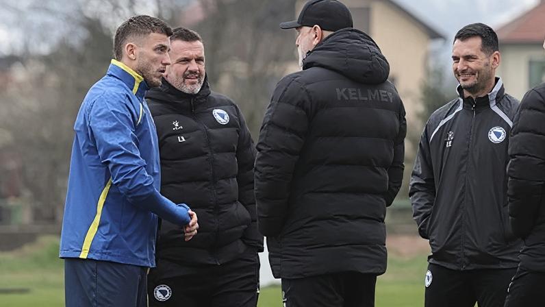 Treino da Bósnia antes de duelo decisivo com a Itália