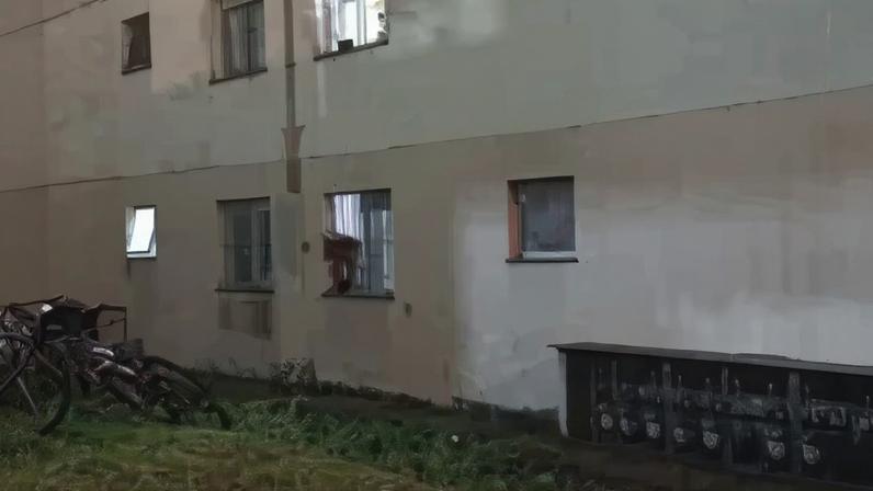 Criança de 2 anos está internada em estado grave após a queda