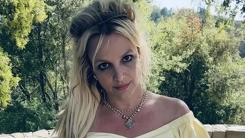 Relacionamento de Britney Spears com Paul Soliz chegou ao fim, de acordo com jornal
