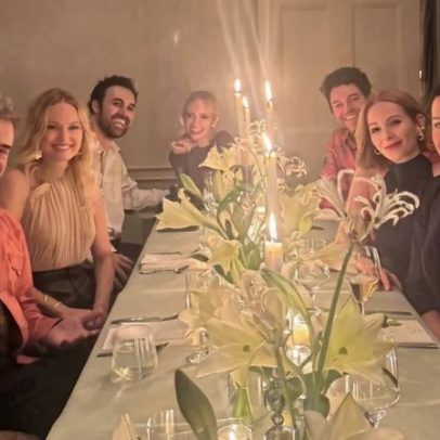 Noivo de Brittany Snow surpreende atriz no 40º aniversário