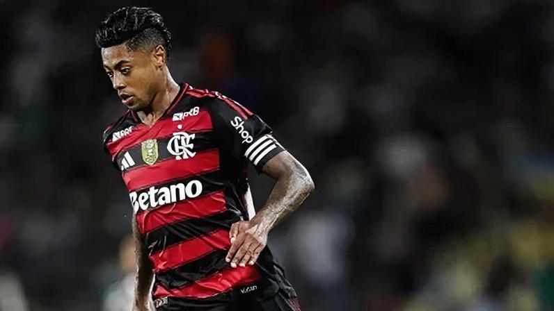 Bruno Henrique em ação em Flamengo x Fluminense