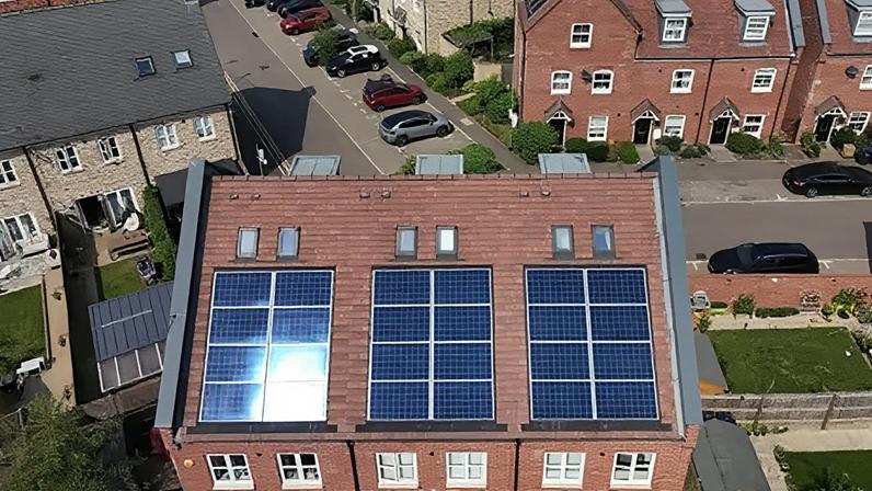 Bombas de calor para novas casas e solar plug-in impulsionam tecnologia verde