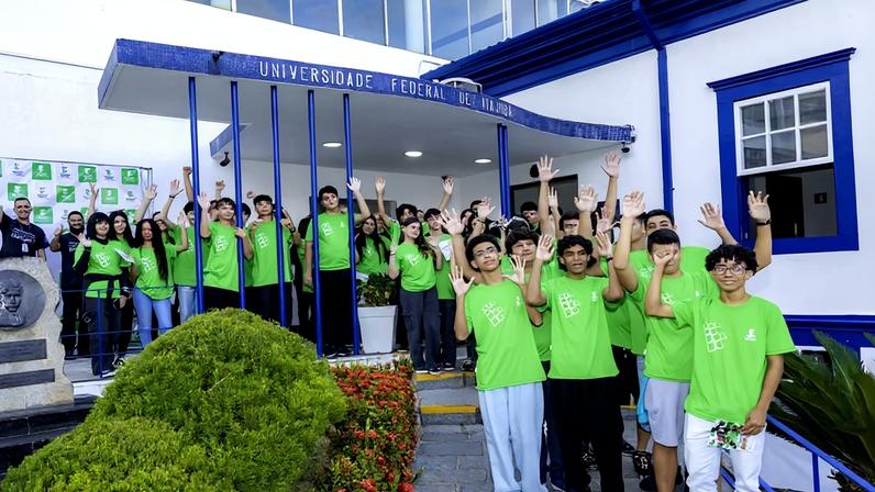 Novos campi de institutos federais ofertam ensino médio integrado.