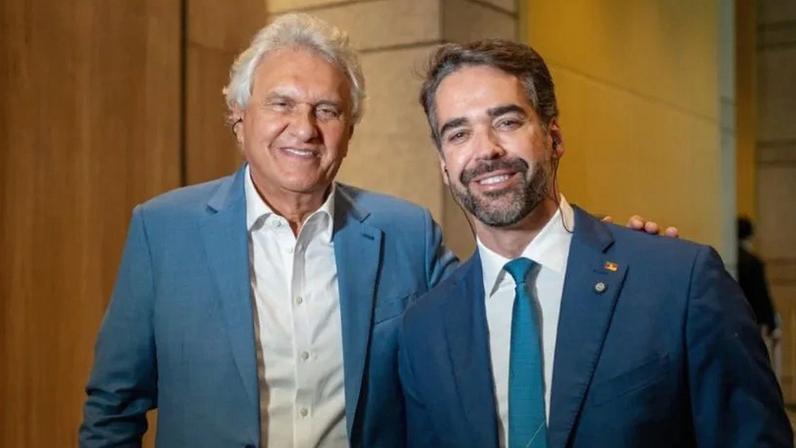 Eduardo Leite disse que, embora a escolha não o contemple, não pretende contestar a decisão da PSD; na imagem, o governador do RS ao lado de Ronaldo Caiado (esq.)