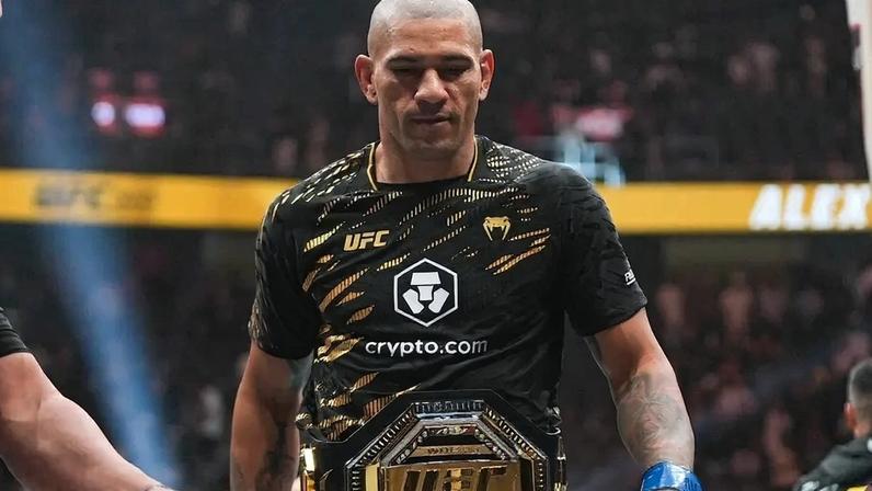 Poatan é um dos grandes astros do UFC mundo afora (Foto: Reprodução/Instagram/UFC Brasil)
