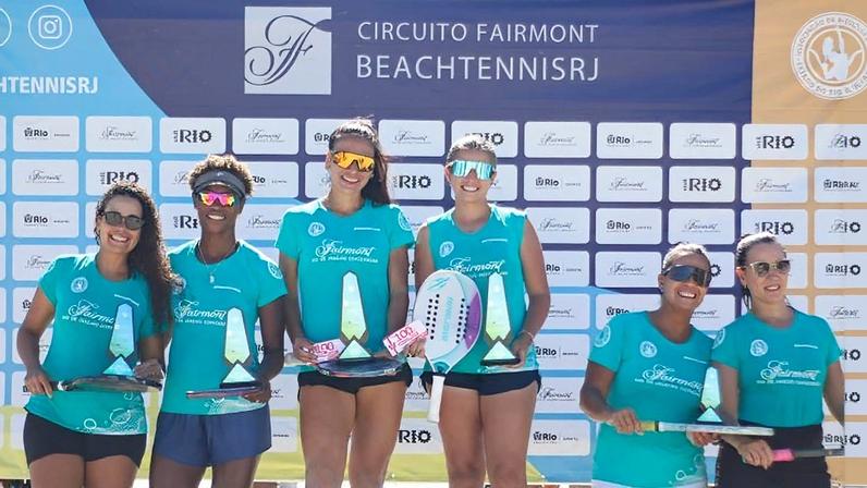 Campeões da 2ª etapa do beach tennis em Copacabana