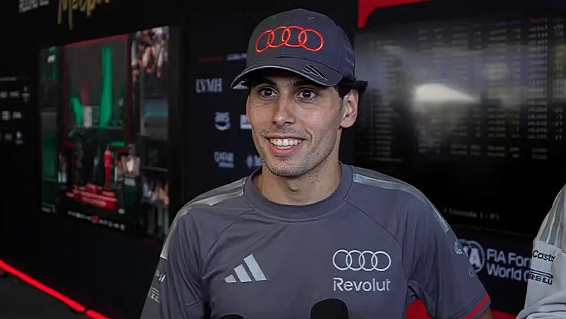 Gabriel Bortoleto celebra pontos em primeira corrida da Audi na F1 — Foto: Globo
