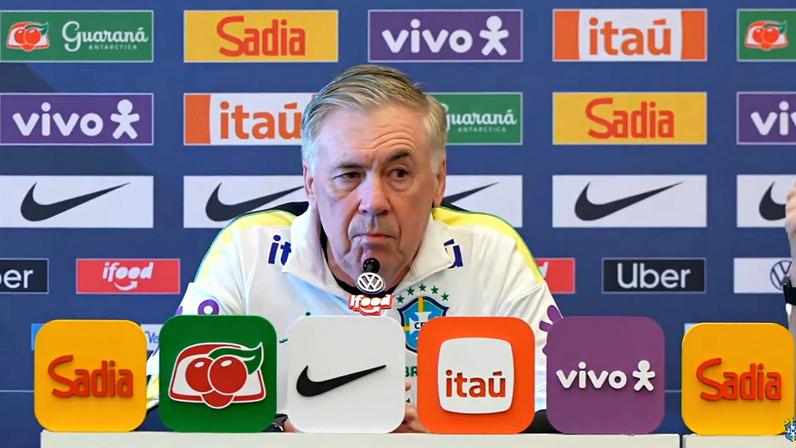Ancelotti confirma Léo Pereira e quatro atacantes como titulares