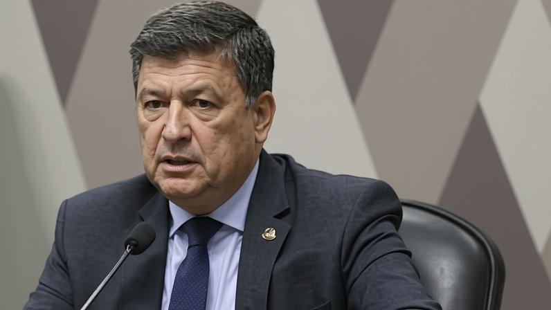 O senador Carlos Viana (Podemos-MG) durante sessão da CPMI do INSS
