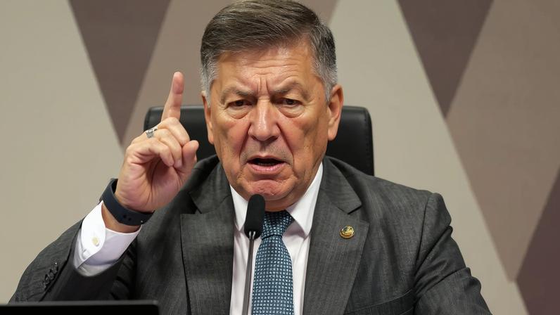 Carlos Viana pedirá ao STF revisão da decisão que tornou facultativo o depoimento de Daniel Vorcaro na CPMI que investiga fraudes no INSS. (Foto: José Cruz/Agência Brasil)