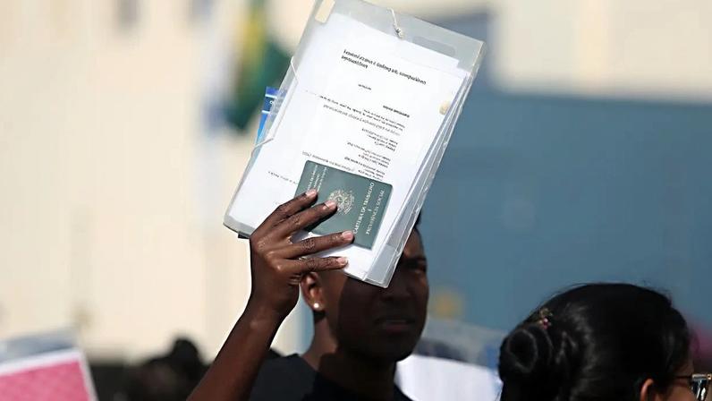 Pesquisa aponta que 46% dos brasileiros perceberam uma piora da situação financeira do país nos últimos meses. (Foto: Albari Rosa/Gazeta do Povo / arquivo)