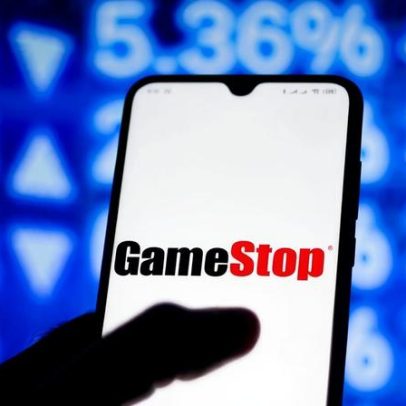 GameStop encerra posição vendendo R$ 1,6 bilhão em Bitcoin