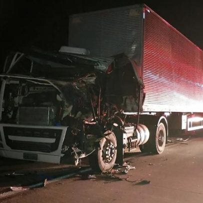 Motorista de carreta sofre amputação após colisão na BR-381, Grande BH