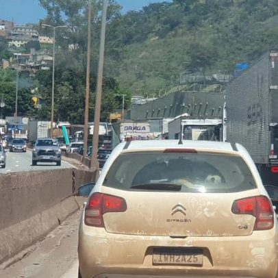 Dois acidentes causam congestionamento no Anel Rodoviário de BH