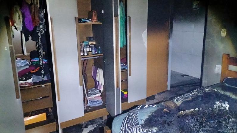 Mulher abandona marido viciado em apostas online; casa é incendiada em MG