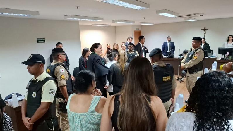 Mulher acusada de matar o homem e decepar o órgão genital foi absolvida em julgamento nesta terça-feira (24)