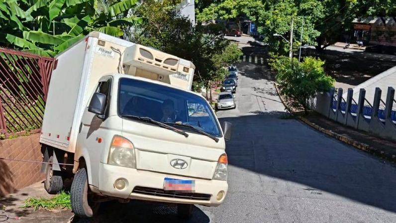 Bombeiros atenderam ocorrência no bairro Santo Antônio, região Centro-Sul de Belo Horizonte