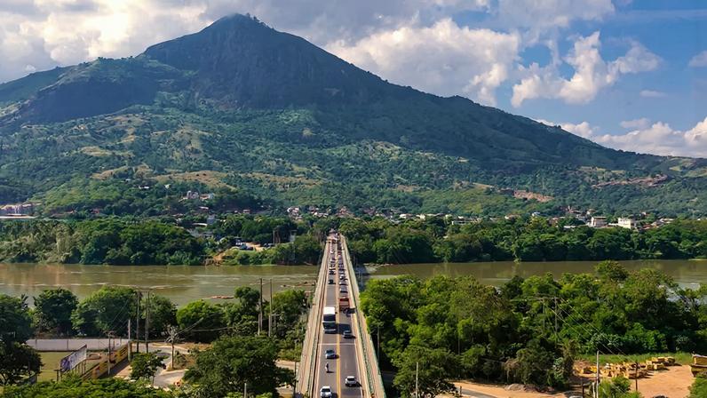 Rodovia liga o Rio a Governador Valadares, no Rio Doce