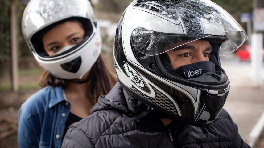 Uber e 99 oferecem modalidade de viagem com moto em BH e em cidades da região metropolitana