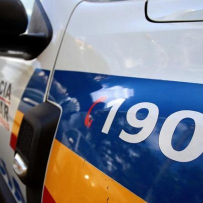 Homem é morto a tiros no rosto e na nuca em beco de Contagem