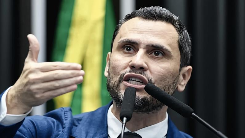 O senador Cleitinho Azevedo, pré-candidato ao governo de Minas Gerais