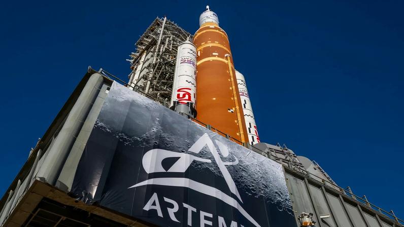 NASA’s crawler-transporter carries the powerful SLS (Space Launch System) rocket and Orion spacecraft on the Mobile Launcher from the Vehicle Assembly Building to Launch Pad 39B at Kennedy Space Center in preparation for the Artemis II mission on Jan. 17, 2026.