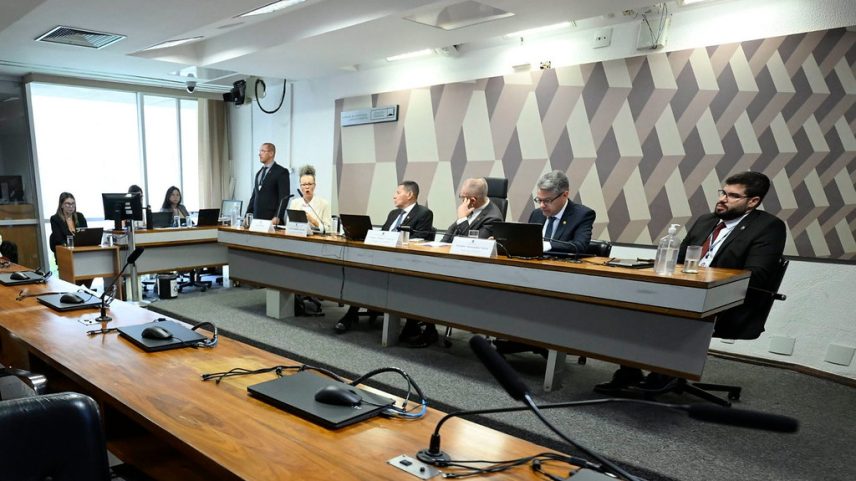 Sessão da CPI do Crime Organizado nesta terça-feira (24). (Foto: Andressa Anholete/Agência Senado)