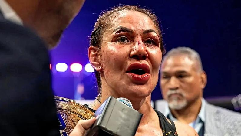 Cris Cyborg é a atual campeã peso pena da PFL (Foto: Reprodução Instagram Cris Cyborg)