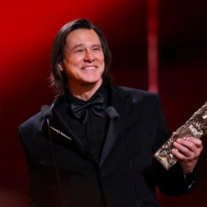 Cirurgião plástico comenta transformação de Jim Carrey após caso clone