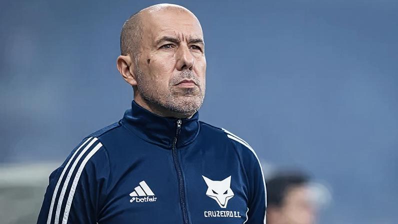 Leonardo Jardim, técnico do Cruzeiro, durante o confronto contra o CRB pela Copa do Brasil