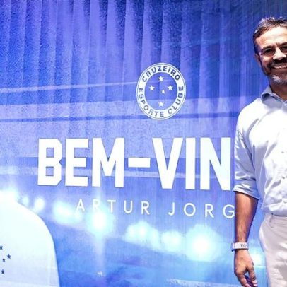 Artur Jorge pede apoio à torcida do Cruzeiro; primeiro dia na Toca