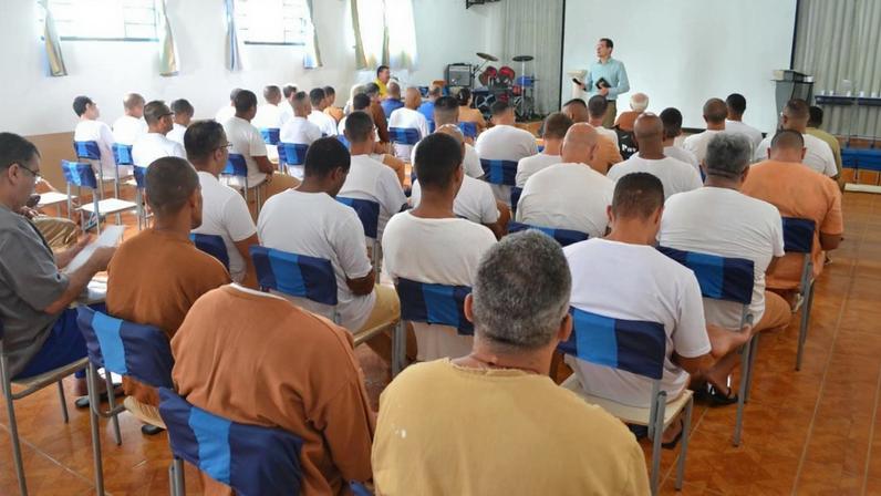 Cursos bíblicos promovem transformação em presídios paulistas
