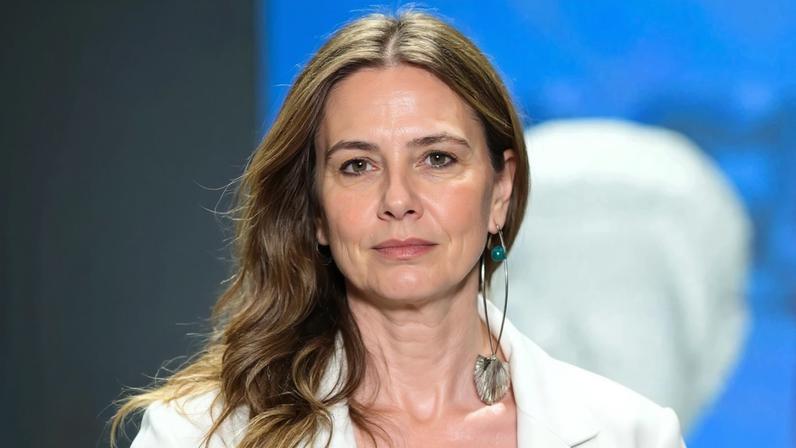 Luciana Gimenez sobre procedimentos estéticos aos 56 anos: 'Envelhecer faz parte. Gaste o seu tempo fazendo coisas boas para sua saúde. Colágeno você tem, não precisa colocar mais'