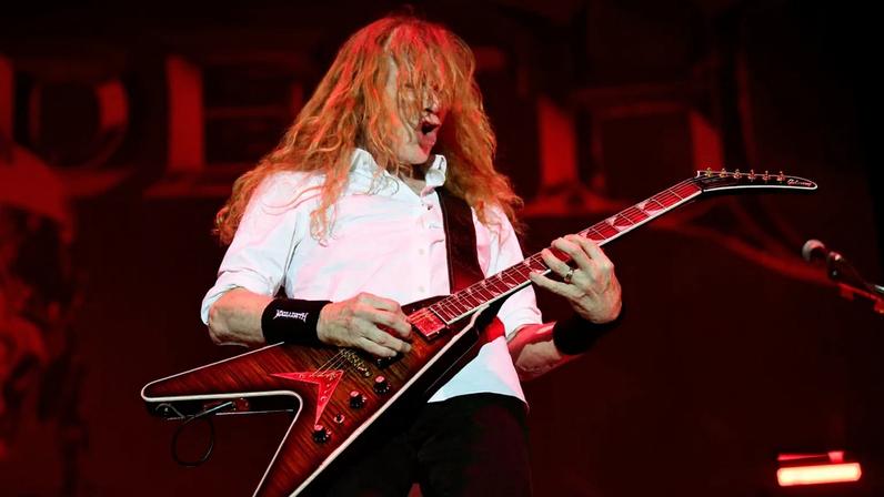 Dave Mustaine planeja memórias sobre sua jornada com câncer