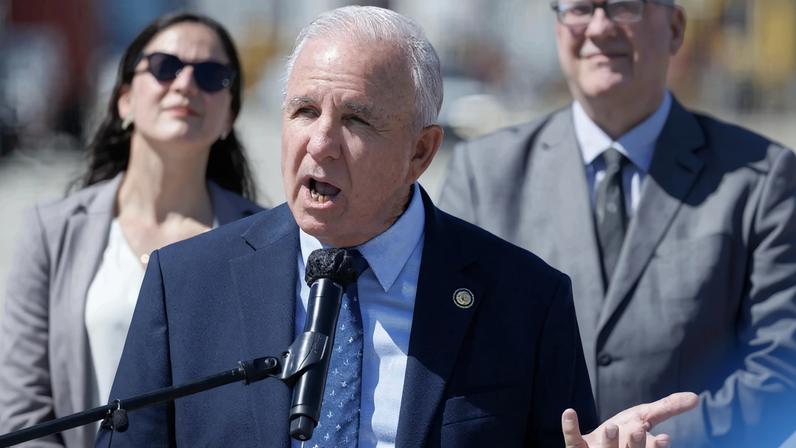 O deputado republicano Carlos Gimenez durante evento nos EUA. (Foto: CRISTOBAL HERRERA-ULASHKEVICH/EFE/EPA)