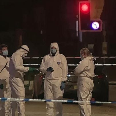 Homem é preso após atropelar pedestres no Reino Unido