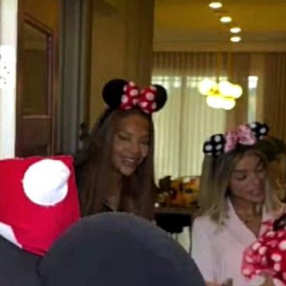 Ludmilla celebra primeiro encontro da filha Zuri com Minnie e Mickey na Disney